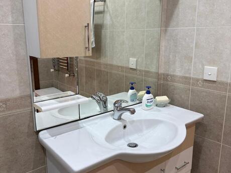 4 otaqlı yeni tikili - Nizami m. - 200 m²