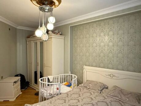 4 otaqlı yeni tikili - İnşaatçılar m. - 140 m²