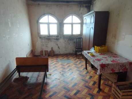 3 otaqlı köhnə tikili - İnşaatçılar m. - 85 m²