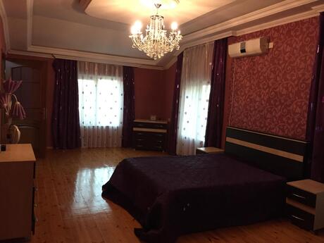 6 otaqlı həyət evi/bağ evi - Buzovna q. - 225 m²