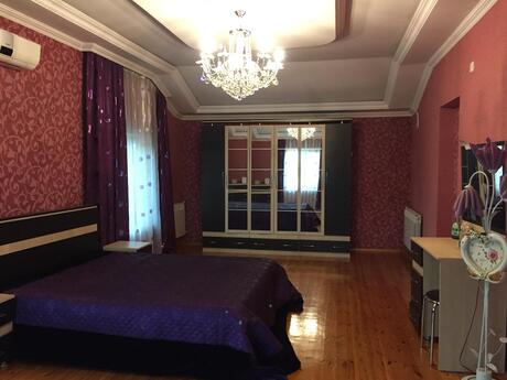 6 otaqlı həyət evi/bağ evi - Buzovna q. - 225 m²
