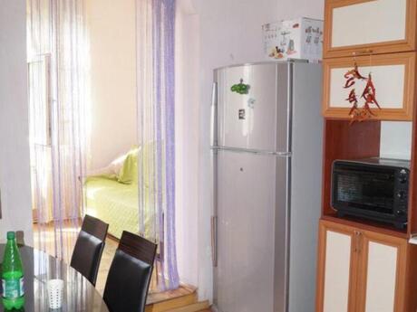 4 otaqlı köhnə tikili - Nəriman Nərimanov m. - 120 m²