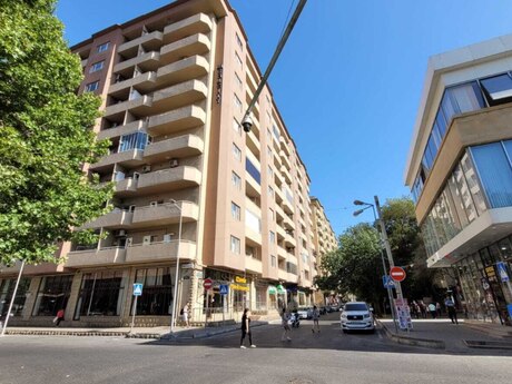 8 otaqlı yeni tikili - Elmlər Akademiyası m. - 363 m²