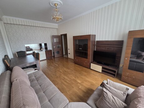 2 otaqlı yeni tikili - Avtovağzal m. - 70 m²