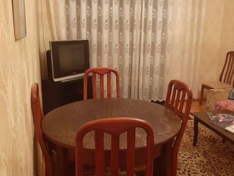 2 otaqlı köhnə tikili - İnşaatçılar m. - 46 m²