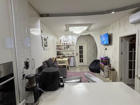 3 otaqlı köhnə tikili - Memar Əcəmi m. - 50 m²