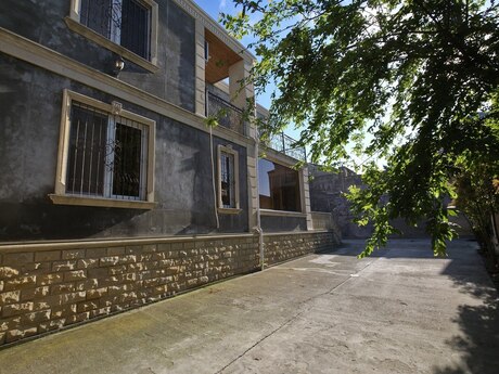 5 otaqlı həyət evi/bağ evi - Qaraçuxur q. - 280 m²