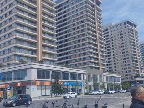 4 otaqlı yeni tikili - Xətai r. - 194 m²