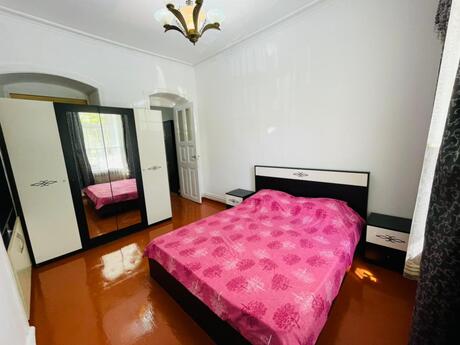 2 otaqlı köhnə tikili - 28 May m. - 45 m²