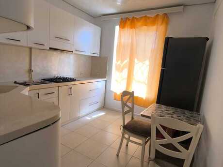3 otaqlı köhnə tikili - Elmlər Akademiyası m. - 95 m²