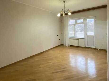 3 otaqlı köhnə tikili - Həzi Aslanov q. - 85 m²