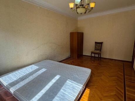3 otaqlı köhnə tikili - İnşaatçılar m. - 90 m²