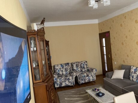 3 otaqlı köhnə tikili - Xalqlar Dostluğu m. - 75 m²