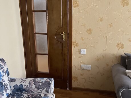 3 otaqlı köhnə tikili - Xalqlar Dostluğu m. - 75 m²
