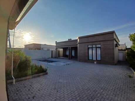 4 otaqlı həyət evi/bağ evi - Şüvəlan q. - 200 m²