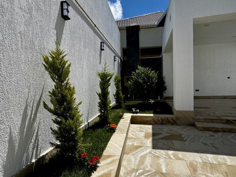 4 otaqlı həyət evi/bağ evi - Şüvəlan q. - 150 m²