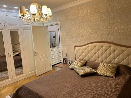 3 otaqlı köhnə tikili - İçəri Şəhər m. - 73 m²