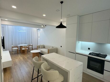 3 otaqlı yeni tikili - 8 Noyabr m. - 106 m²