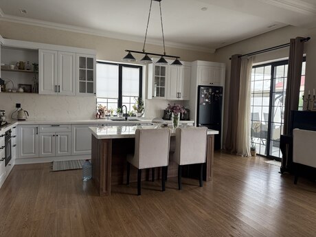5 otaqlı həyət evi/bağ evi - M.Ə.Rəsulzadə q. - 220 m²