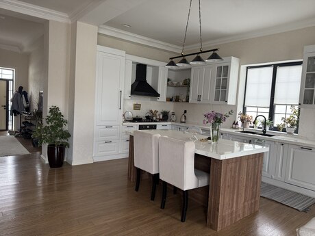 5 otaqlı həyət evi/bağ evi - M.Ə.Rəsulzadə q. - 220 m²