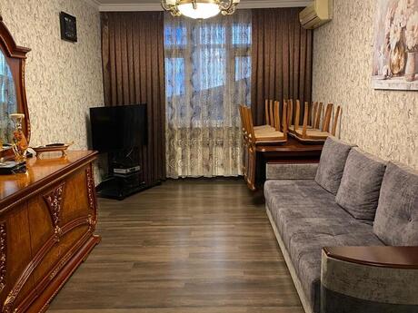 4 otaqlı köhnə tikili - Bakmil m. - 105 m²