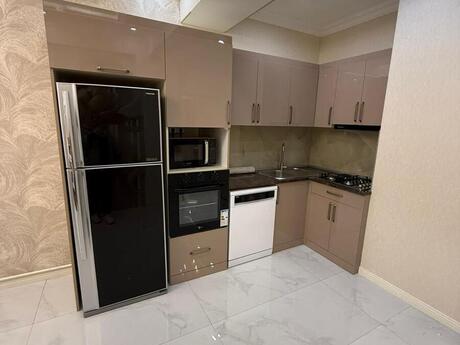 3 otaqlı yeni tikili - 28 May m. - 120 m²