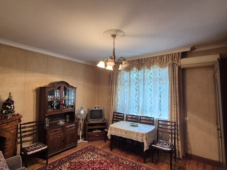 4 otaqlı həyət evi/bağ evi - 8 Noyabr m. - 100 m²
