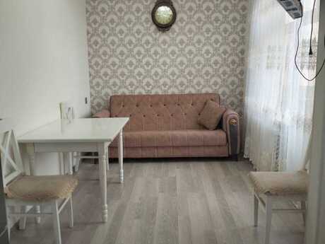 2 otaqlı köhnə tikili - Bakıxanov q. - 40 m²