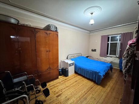3 otaqlı köhnə tikili - 7-ci mikrorayon q. - 85 m²
