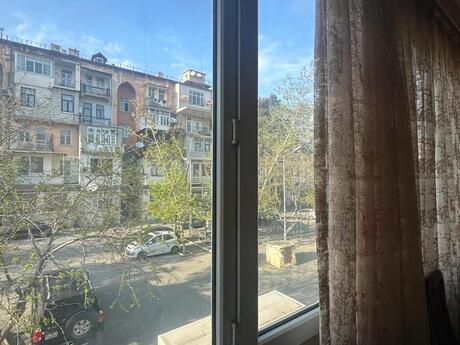 2 otaqlı köhnə tikili - Elmlər Akademiyası m. - 50 m²