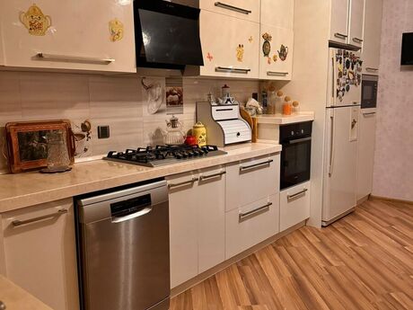 4 otaqlı yeni tikili - Bakıxanov q. - 140 m²