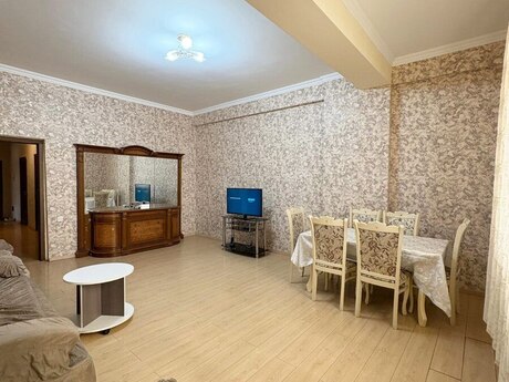 4 otaqlı yeni tikili - Elmlər Akademiyası m. - 147 m²