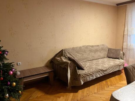 3 otaqlı köhnə tikili - İnşaatçılar m. - 70 m²