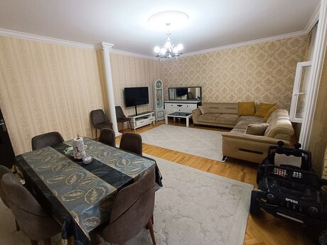5 otaqlı köhnə tikili - 8-ci mikrorayon q. - 125 m²
