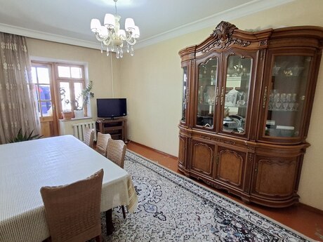 4 otaqlı köhnə tikili - Azadlıq Prospekti m. - 120 m²