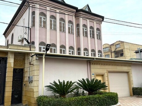 12 otaqlı həyət evi/bağ evi - Nəsimi m. - 900 m²