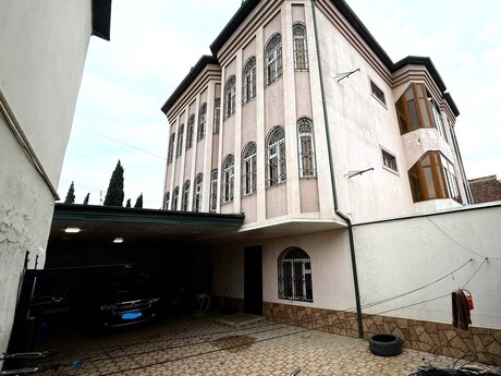 12 otaqlı həyət evi/bağ evi - Nəsimi m. - 900 m²