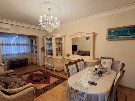 2 otaqlı köhnə tikili - Azadlıq Prospekti m. - 70 m²