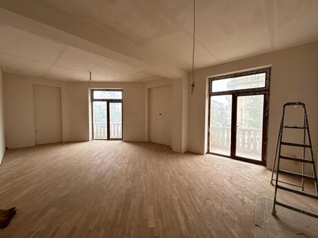 3-комн. новостройка - м. Шах Исмаил Хатаи - 129 м²