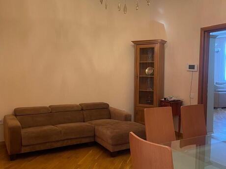 4 otaqlı köhnə tikili - İçəri Şəhər m. - 130 m²