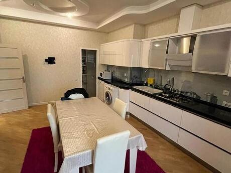 3-комн. новостройка - м. Шах Исмаил Хатаи - 140 м²