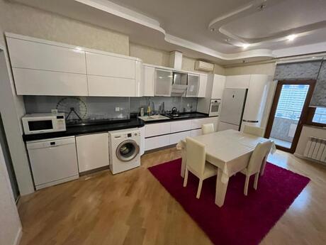 3-комн. новостройка - м. Шах Исмаил Хатаи - 140 м²
