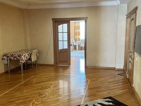 3 otaqlı köhnə tikili - Azadlıq Prospekti m. - 162 m²