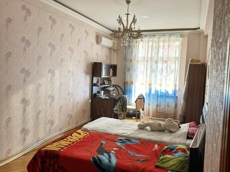 3 otaqlı köhnə tikili - Azadlıq Prospekti m. - 162 m²