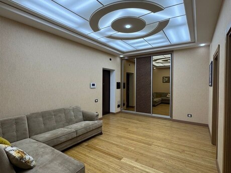 5-комнатная квартира, 200 м², Nizami: 560 000 ₼ 5