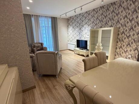 4-комн. новостройка - м. 8 ноября - 200 м²