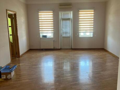 20-комн. офис - м. Низами - 600 м²