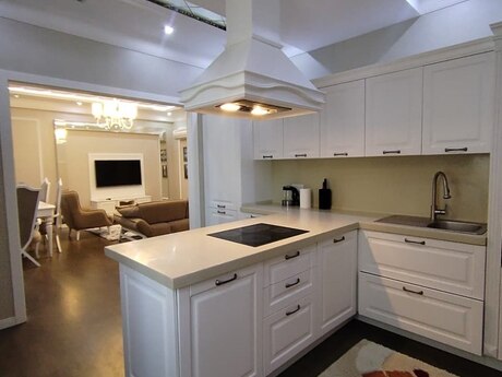 Elan №6144848 - Bakı, 28 May m., 2 otaqlı, 110 m², 4/18 mərtəbə