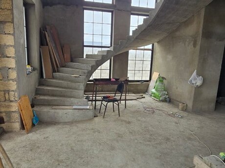 6 otaqlı həyət evi/bağ evi - Kürdəxanı q. - 170 m²