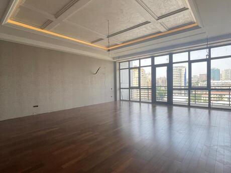 4-room new-build apartment for sale in 28 May, 200 m², 537 000 AZN, photo 5 / 12